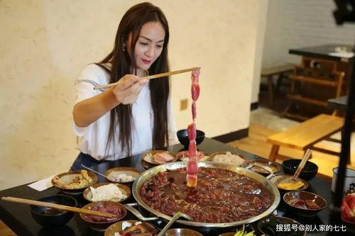 网上怎么可以请网红吃饭,轻松邀请心仪网红共进美食