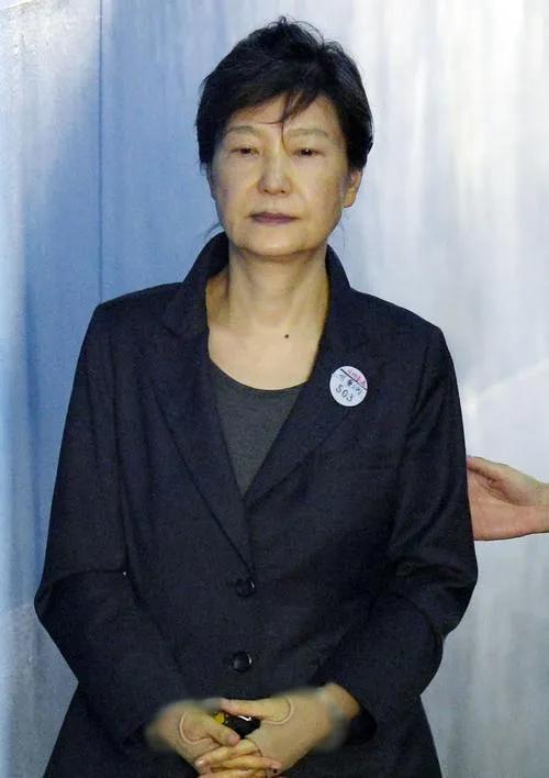 朴槿惠 明星,从明星到政治家的传奇人生”